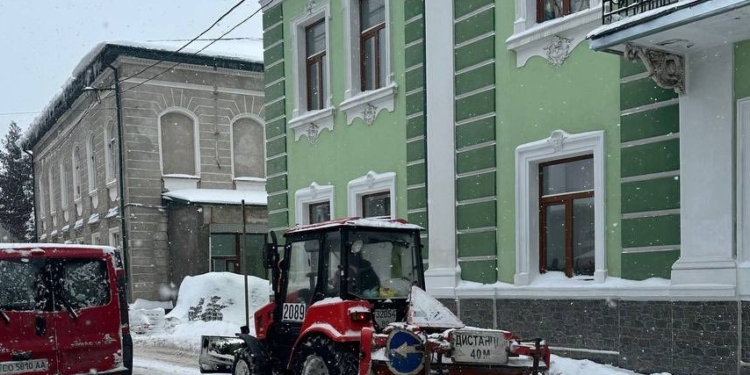 Залучили 17 одиниць снігоприбиральної техніки
