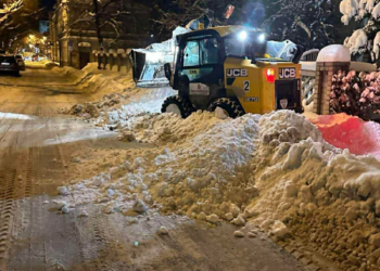 Комунальники Тернополя вивезли з вулиць 1800 м³ снігу