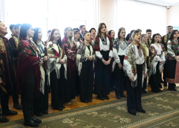 Колядники ПЦУ завітали до Тернопільської облради