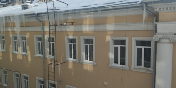 Бурульки стали головним болем тернополян