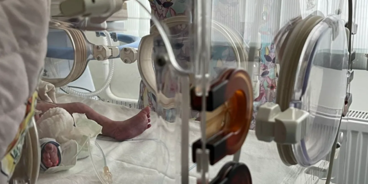 У Тернополі в під’їзді знайшли немовля