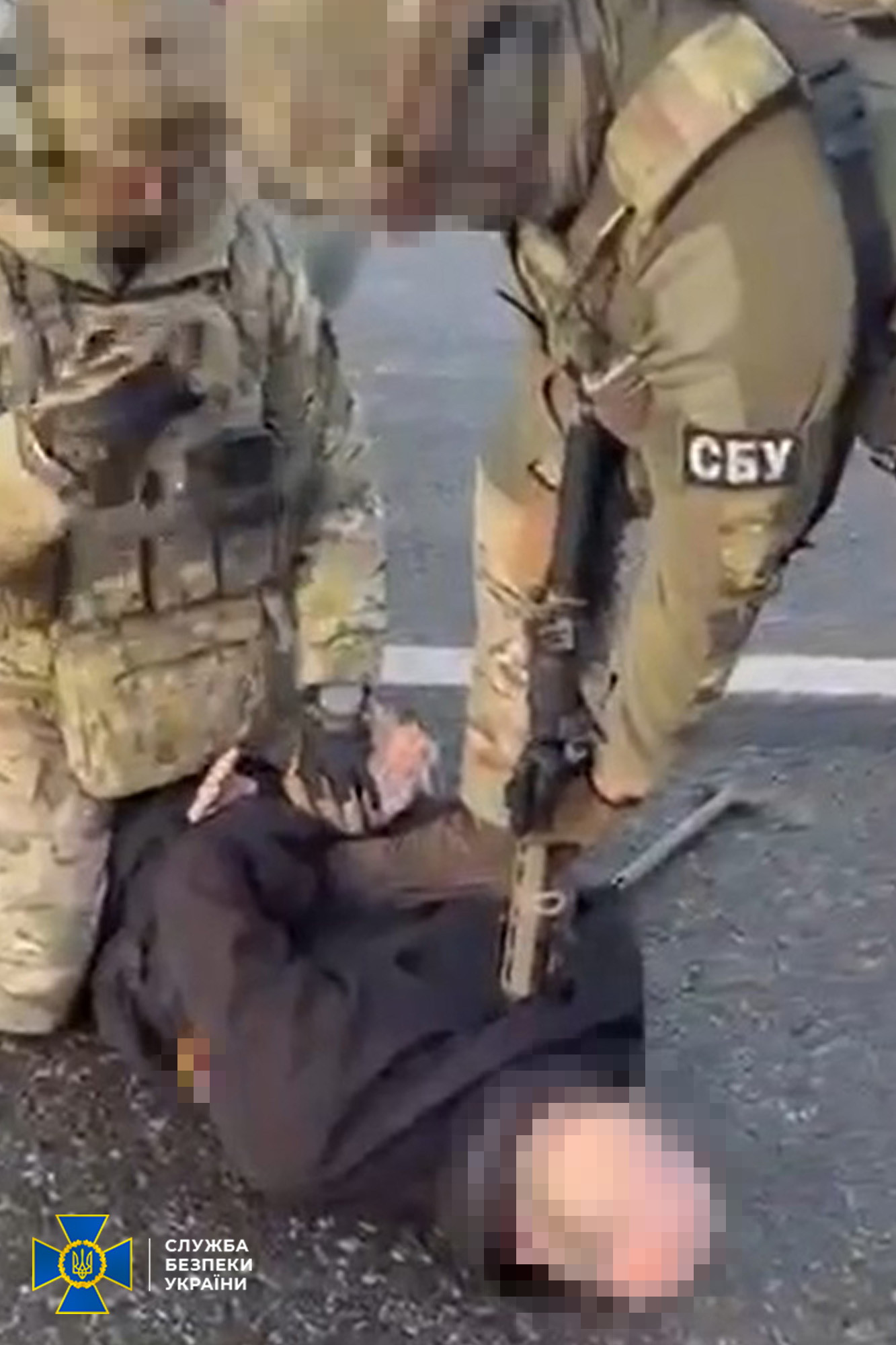 Служба безпеки «по гарячих слідах» затримала російських агентів, які підірвали авто неподалік від однієї з будівель СБУ