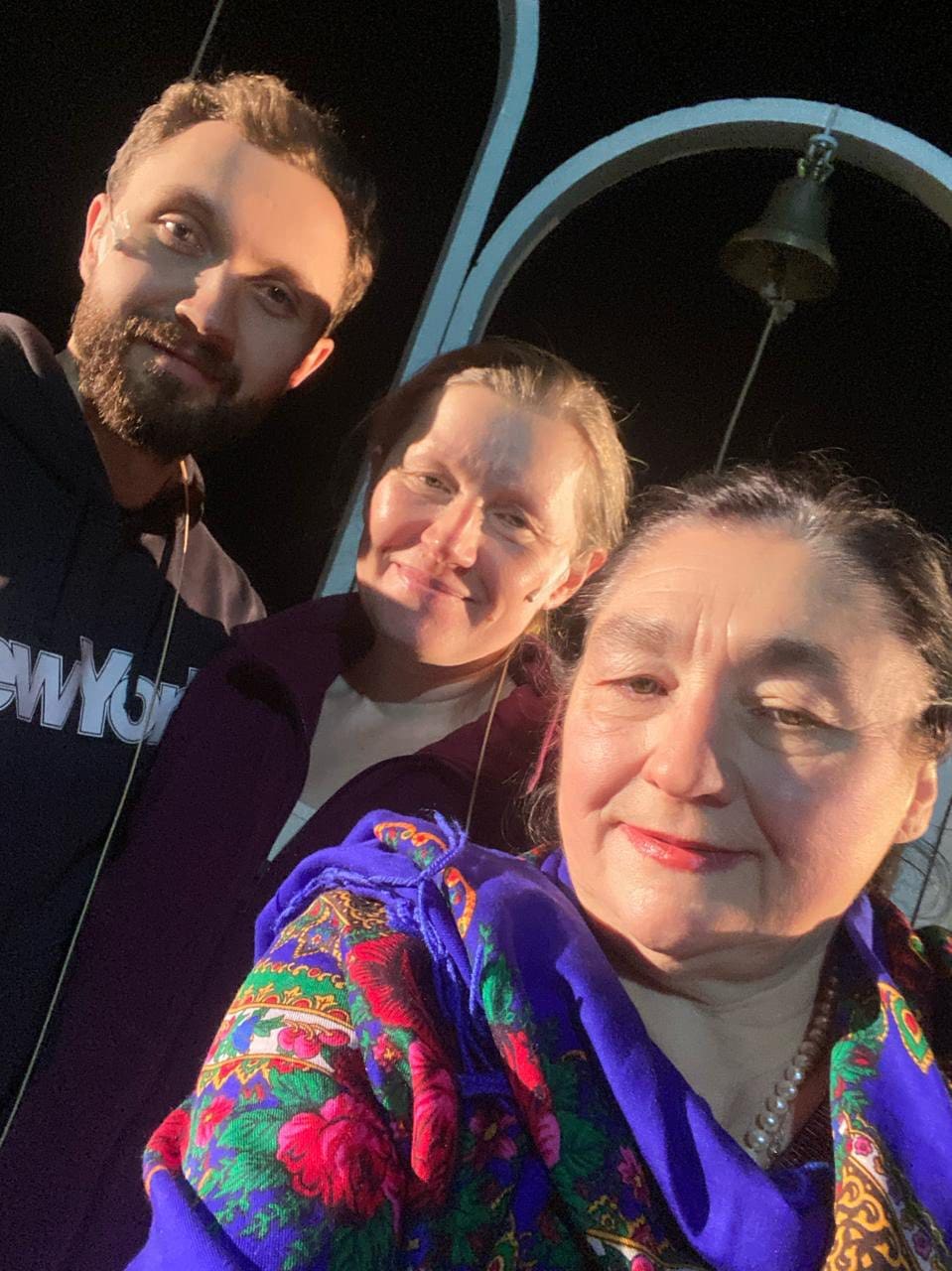 вистава «МАМИ»