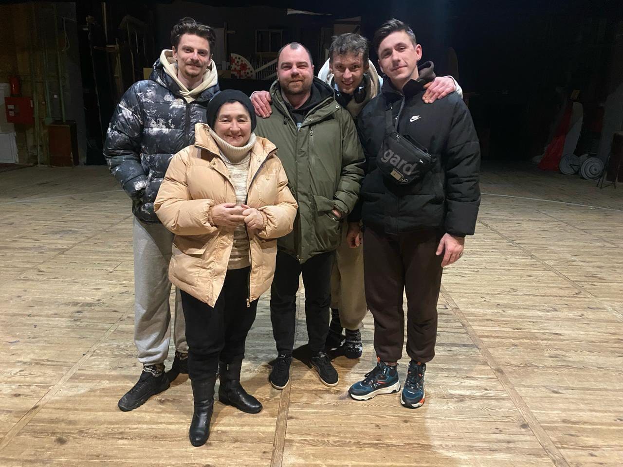 вистава «МАМИ»