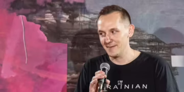 Американський комік підкорив тернопільську публіку стендапом