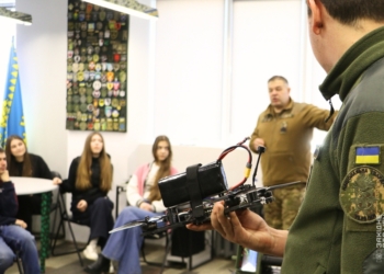 Тернопільські ліцеїсти вчилися протидіяти дронам