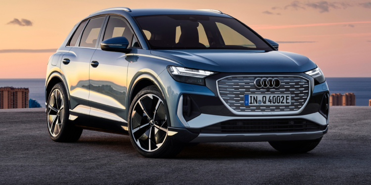 AUDI Q4 e-tron 2WD TOP 40 e-tron