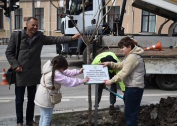 Акція «Підтримай ЗСУ — посади іменне дерево» у Тернополі: озеленення та дрони для фронту