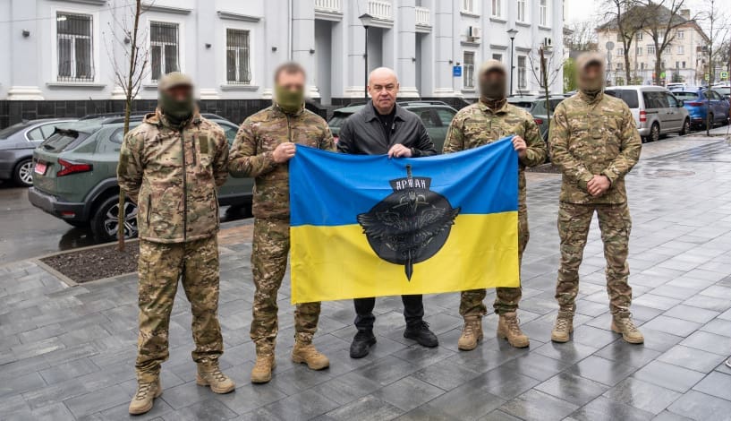 Спецпідрозділ «Артан» отримав три нові позашляховики від громади Тернополя