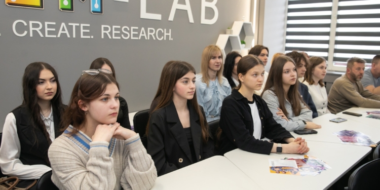 Майбутнє за STEM: у Західноукраїнському національному університеті нагородили юних інноваторів
