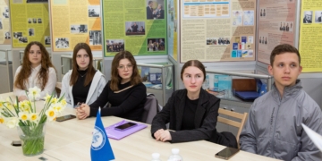 Фотовиставка «Тихий фронт» у ЗУНУ: як мистецтво відображає стійкість українців