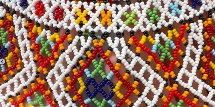 Тернополянка Діана Шрамов’ят отримала стипендію Президента України за досягнення у бісероплетінні