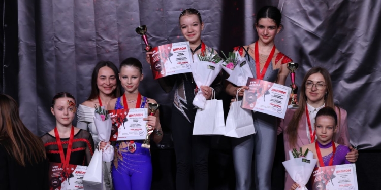 Грація на висоті: у Тернополі відбулися всеукраїнські змагання з повітряної гімнастики 2026