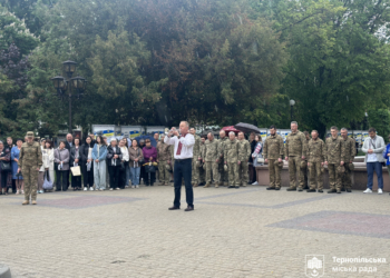 У Тернополі провели зворушливу акцію «Вишита стрічка пам’яті»