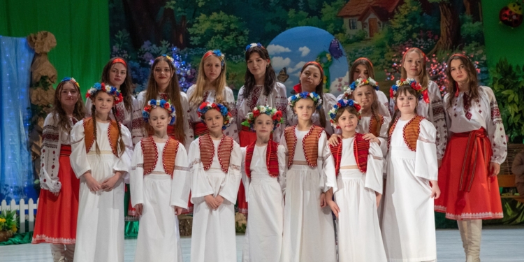 Мистецький ювілей у ЗУНУ: вистава «Джерельце рідного краю» об’єднала покоління та вшанувала пам’ять Іванни Блажкевич