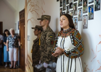 У ЗУНУ відкрили меморіальну стелу «Літопис мужності» на честь 120 полеглих Героїв