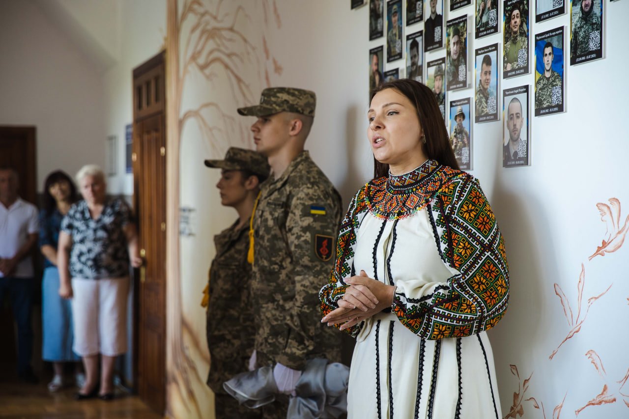 Навічно в строю: у Західноукраїнському національному університеті відкрили стелу пам’яті Героїв університетської спільноти