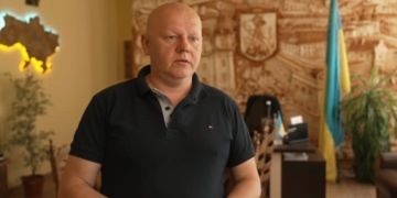 Нове життя занедбаної будівлі: на Тернопільщині школу в селі Киданці перебудовують під житло для ВПО