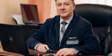 Новий-старий Руслан Заброцький очолюватиме школу №18 ще шість років