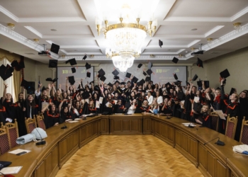 Вручення дипломів випускникам соціально-гуманітарного факультету ЗУНУ