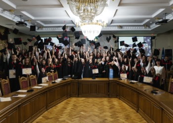 Випускники ЗУНУ отримали дипломи факультету фінансів