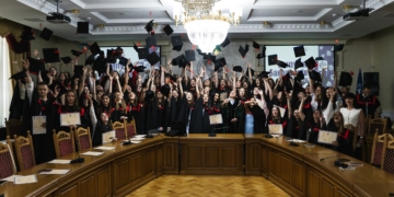 Випускники ЗУНУ отримали дипломи факультету фінансів