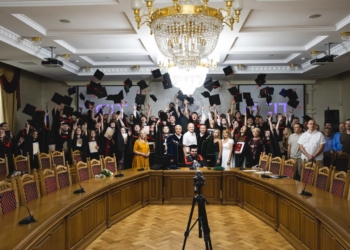 Випускники ЗУНУ отримали дипломи з ІТ-технологій