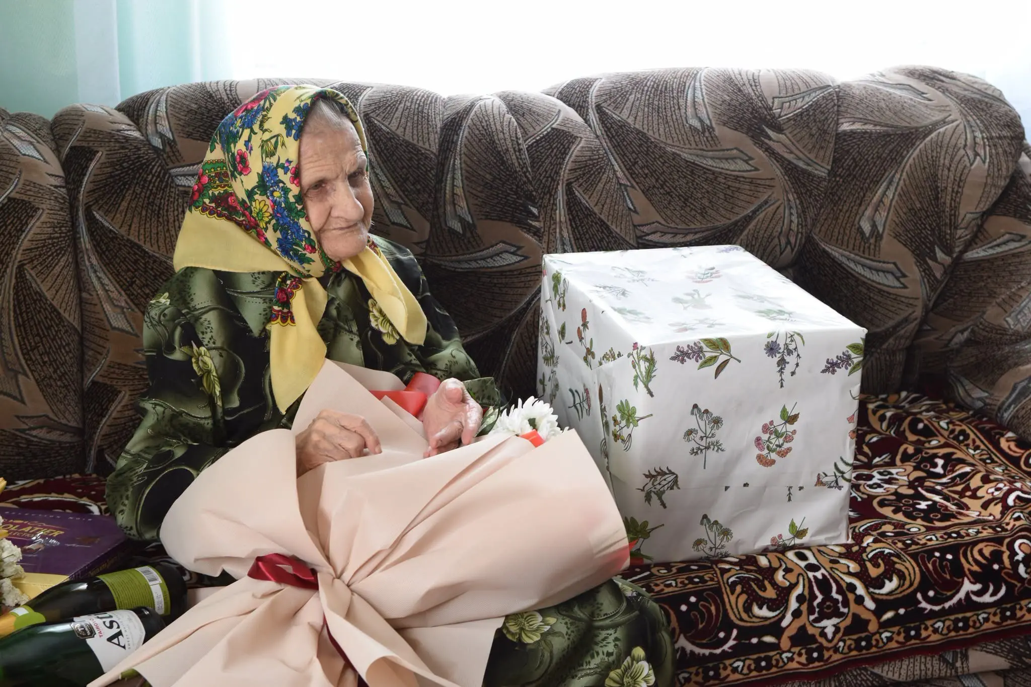 Століття життєвої мудрості: громада Чортківщини урочисто привітала вчительку та довгожительку Євгенію-Владиславу Гайдук