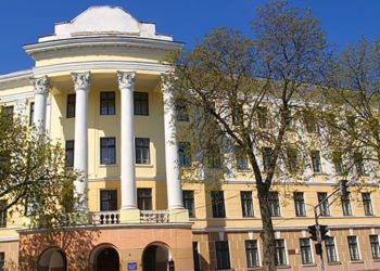 Від резиденції ЗУНР до школи №4: у мережі захоплюються історією однієї з найвідоміших будівель Тернополя
