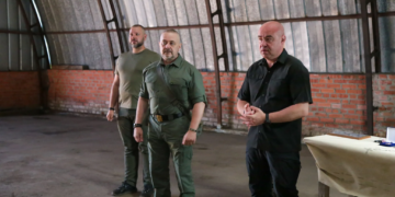 Сергій Надал відвідав передову та вручив нагороди бійцям 105-ї бригади ТрО до Дня Незалежності та Дня Тернополя