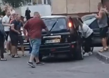 На вулиці Леся Курбаса у Тернополі виник конфлікт навколо авто ТЦК