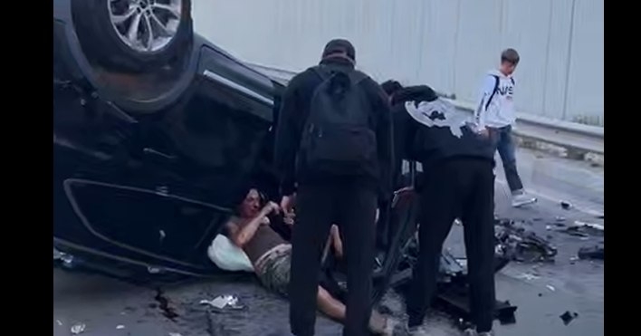 У Тернополі на Гаївському мості сталася масштабна ДТП: легковик Audi злетів зі шляхопроводу