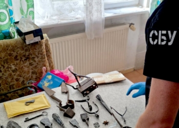 Скіфські сокири та прикраси козацтва в посилках: СБУ заблокувала канал контрабанди антикваріату з Тернопільщини