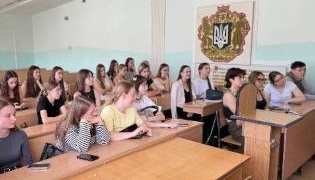 Першокурсники ТНПУ познайомилися з викладачами кафедри
