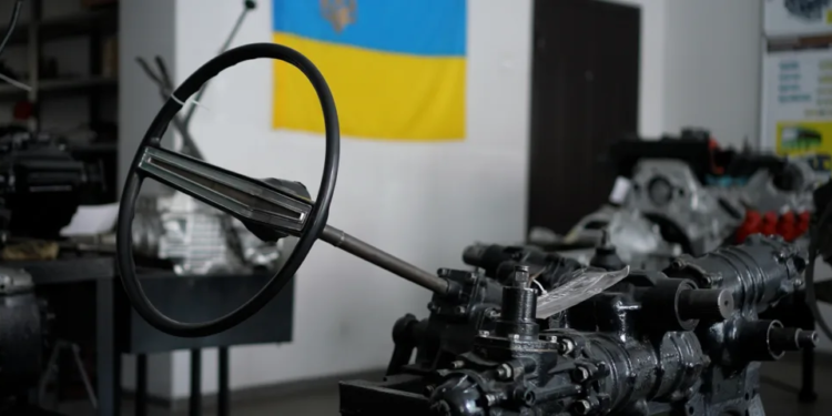 Автослюсар та водій професія
