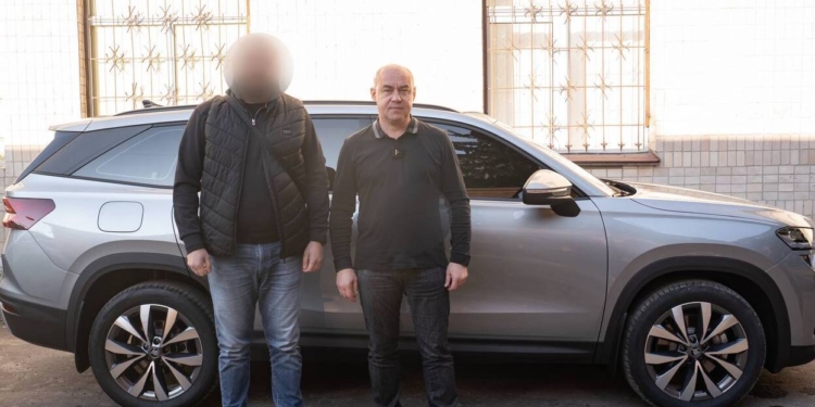 Позашляховик для спецпризначенців: Тернопільська міська рада передала автомобіль для підрозділу ССО