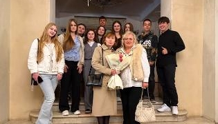 Студенти ТНПУ відвідали виставу «Украдене щастя»